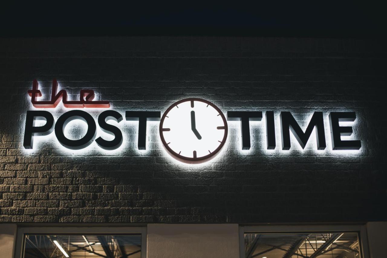 קארסלבד Post Time Inn מראה חיצוני תמונה